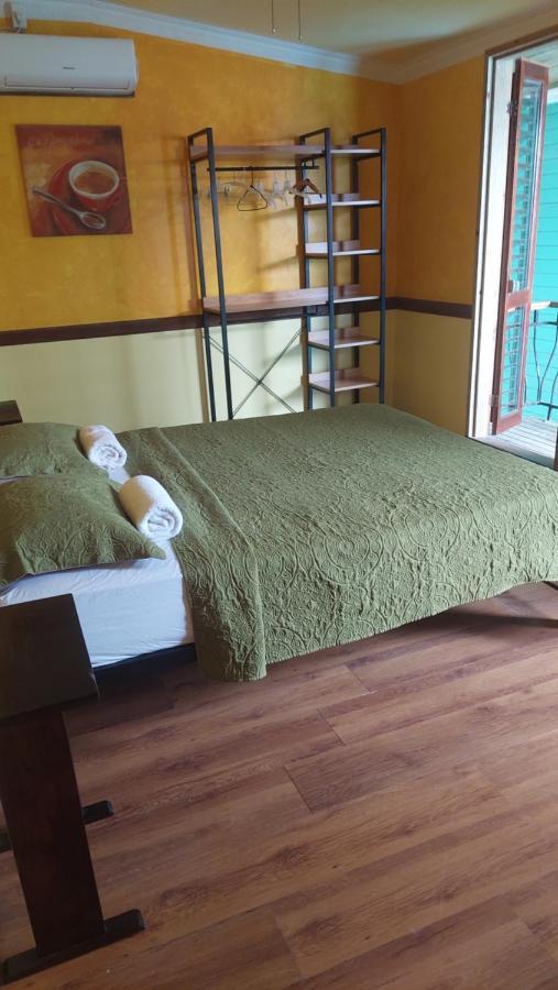 The Lighthouse At Casa Max Bocas del Toro Exterior foto